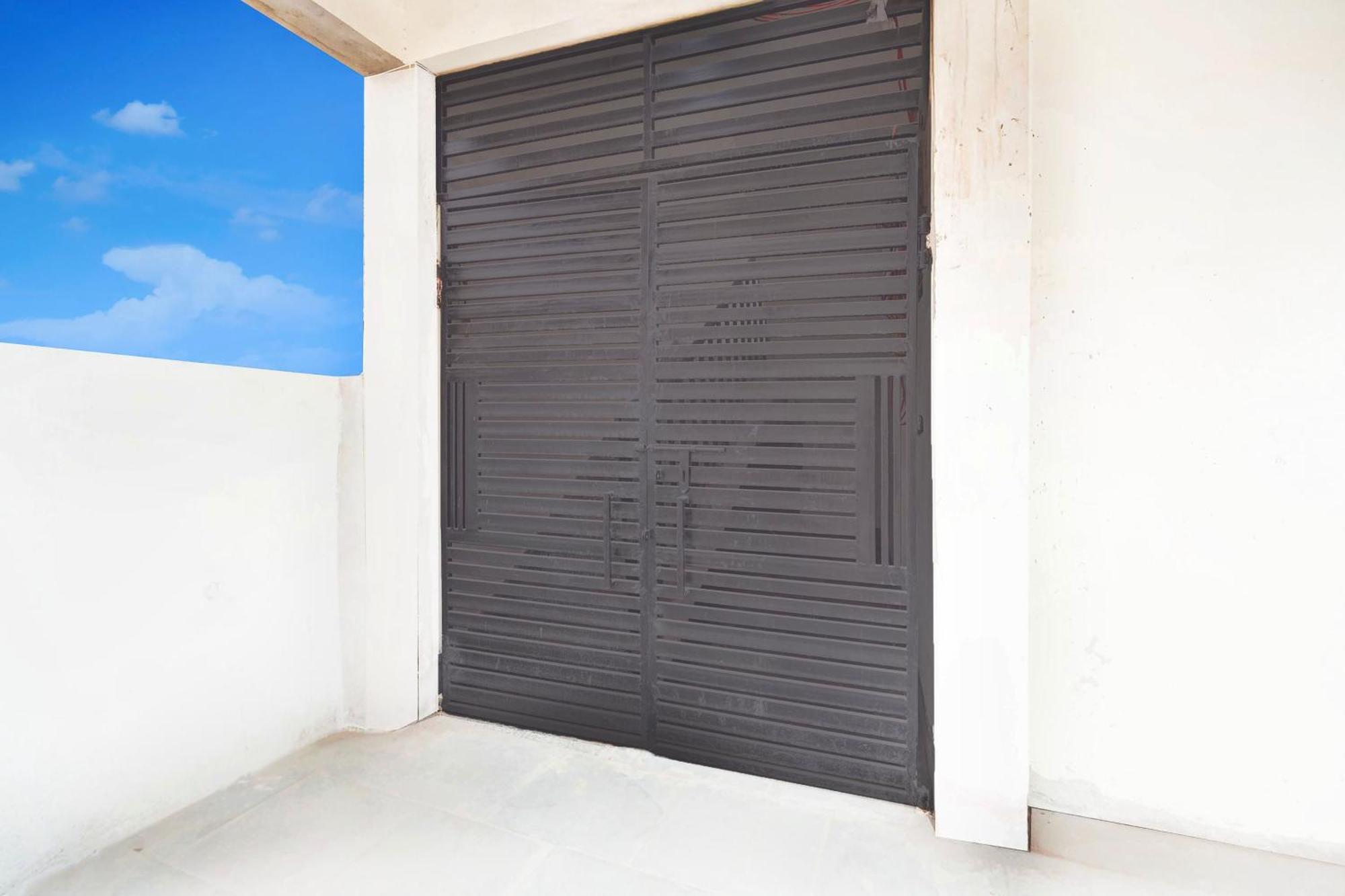 Hotel O The Crown Inn Danapur Exterior photo