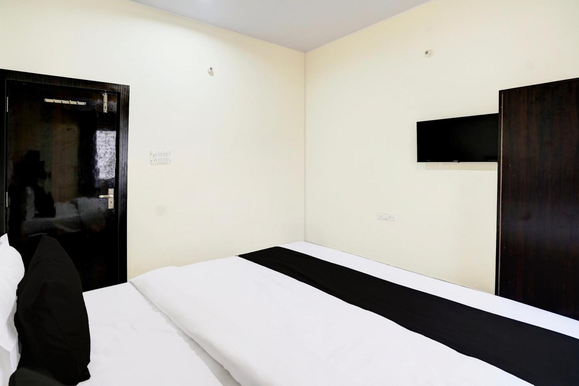 Hotel O The Crown Inn Danapur Exterior photo