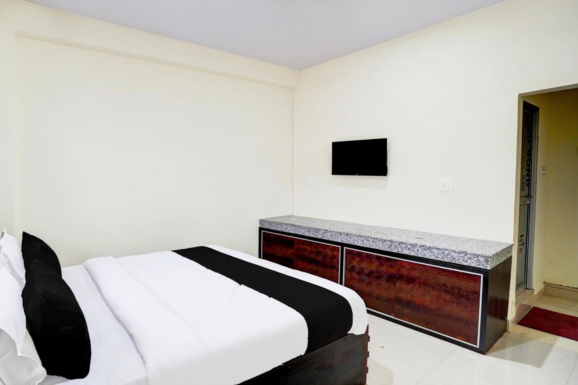Hotel O The Crown Inn Danapur Exterior photo
